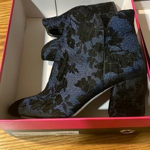 Vince Camuto 8.5 EUC BOOTIE